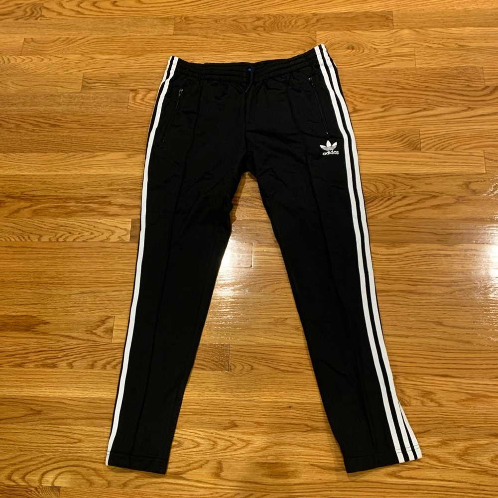 Women’s NWT Adidas Pant size Medium